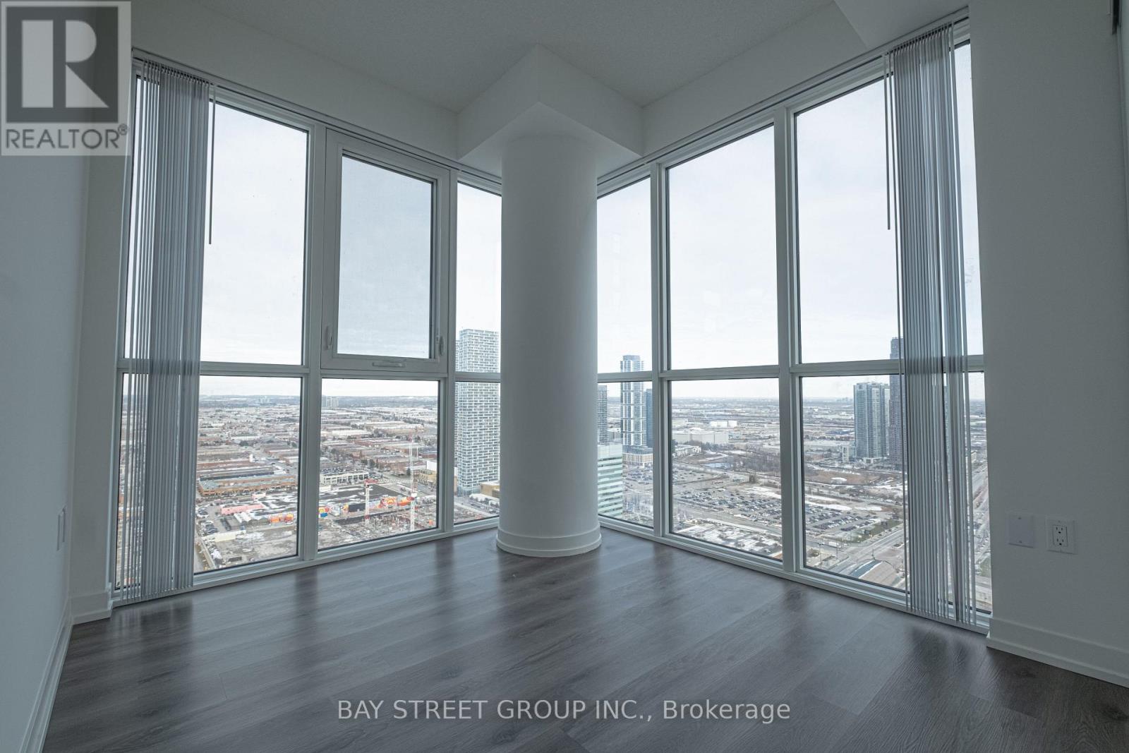 4105 - 28 Interchange Way, Vaughan, Ontario  L4K 0P8 - Photo 11 - N12629176