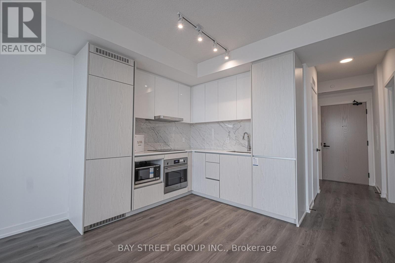 4105 - 28 Interchange Way, Vaughan, Ontario  L4K 0P8 - Photo 12 - N12629176