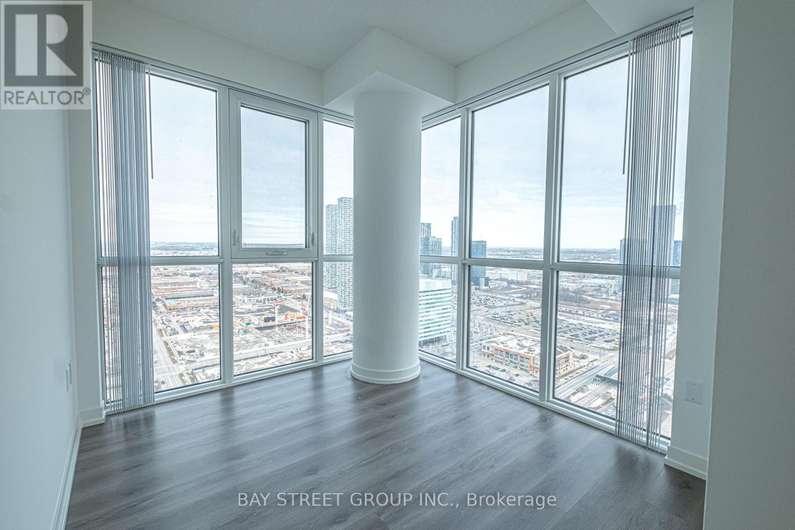 4105 - 28 Interchange Way, Vaughan, Ontario  L4K 0P8 - Photo 15 - N12629176