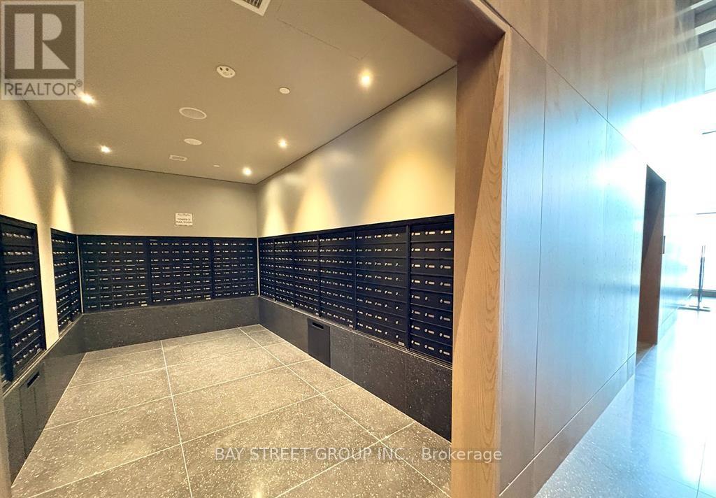 4105 - 28 Interchange Way, Vaughan, Ontario  L4K 0P8 - Photo 27 - N12629176