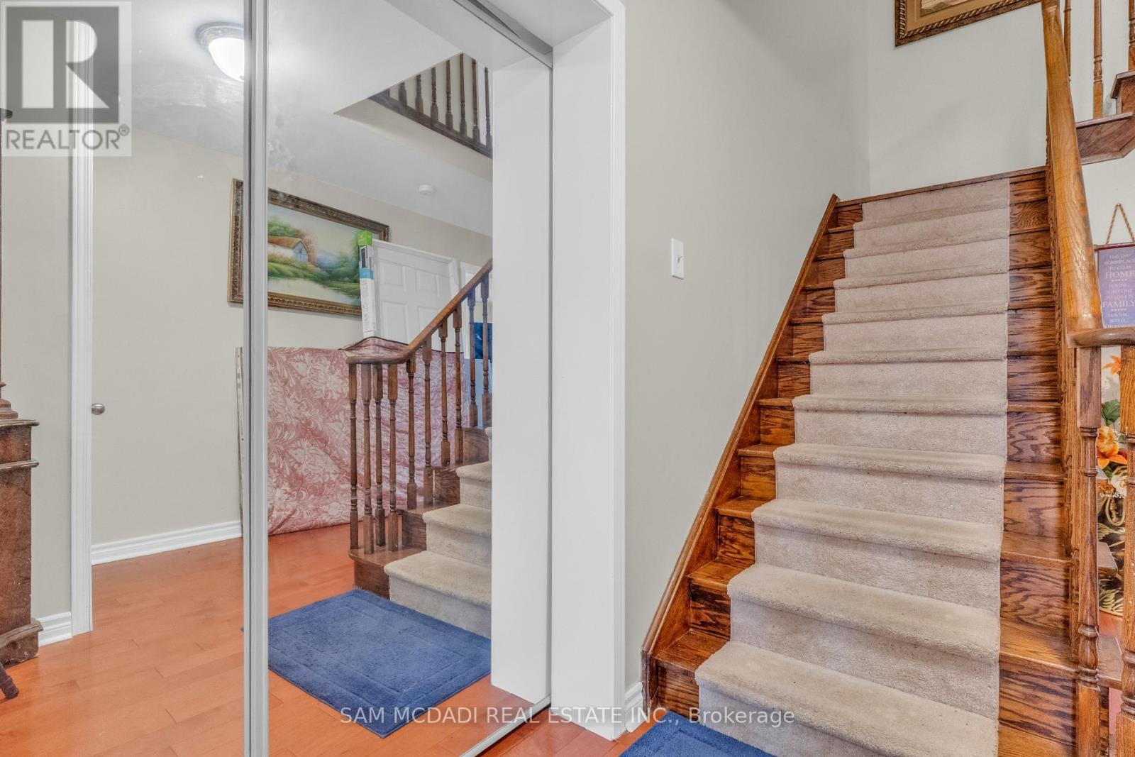 Unit 1 - 734 Woburn Woods Lane, Mississauga, Ontario  L5C 4N1 - Photo 4 - W12629170