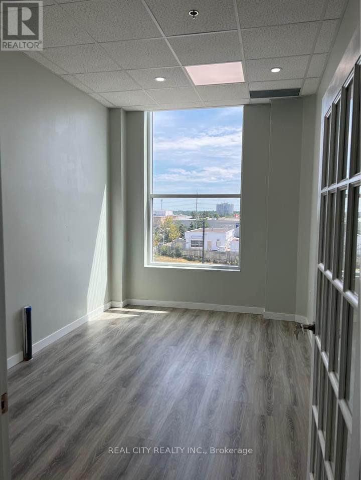 251 Guelph Street, Halton Hills, Ontario  L7G 4A8 - Photo 12 - W12629174