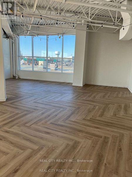 251 Guelph Street, Halton Hills, Ontario  L7G 4A8 - Photo 4 - W12629174