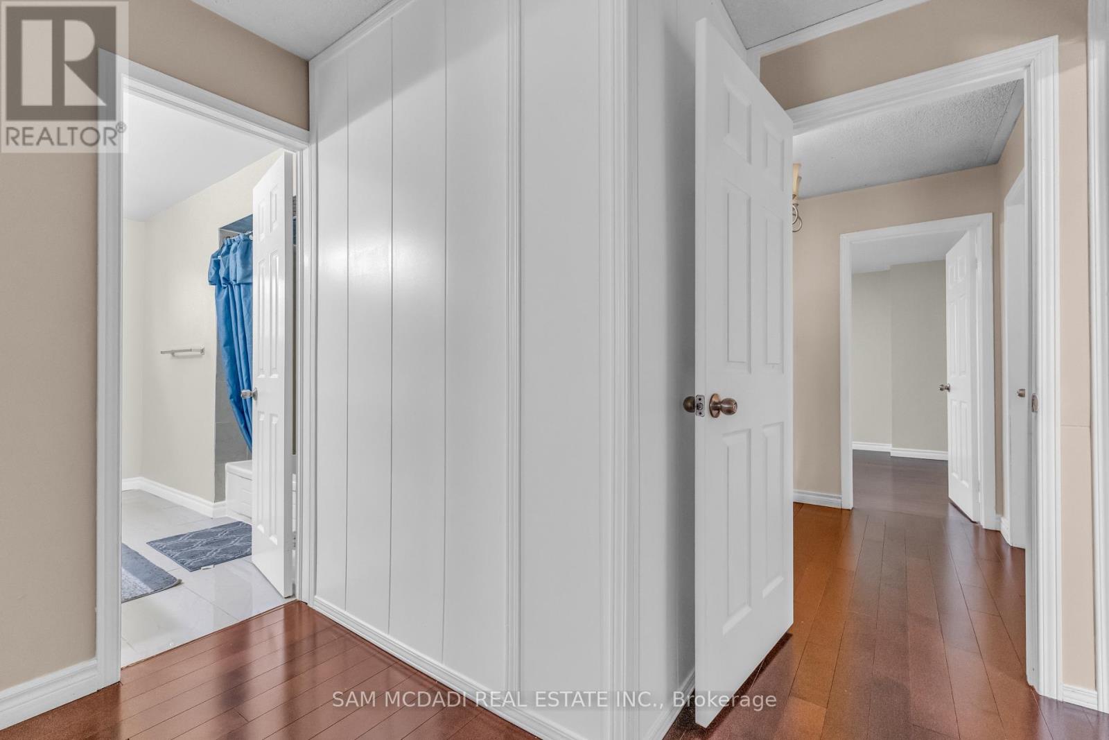 Unit 2 - 734 Woburn Woods Lane, Mississauga, Ontario  L5C 4N1 - Photo 9 - W12629178