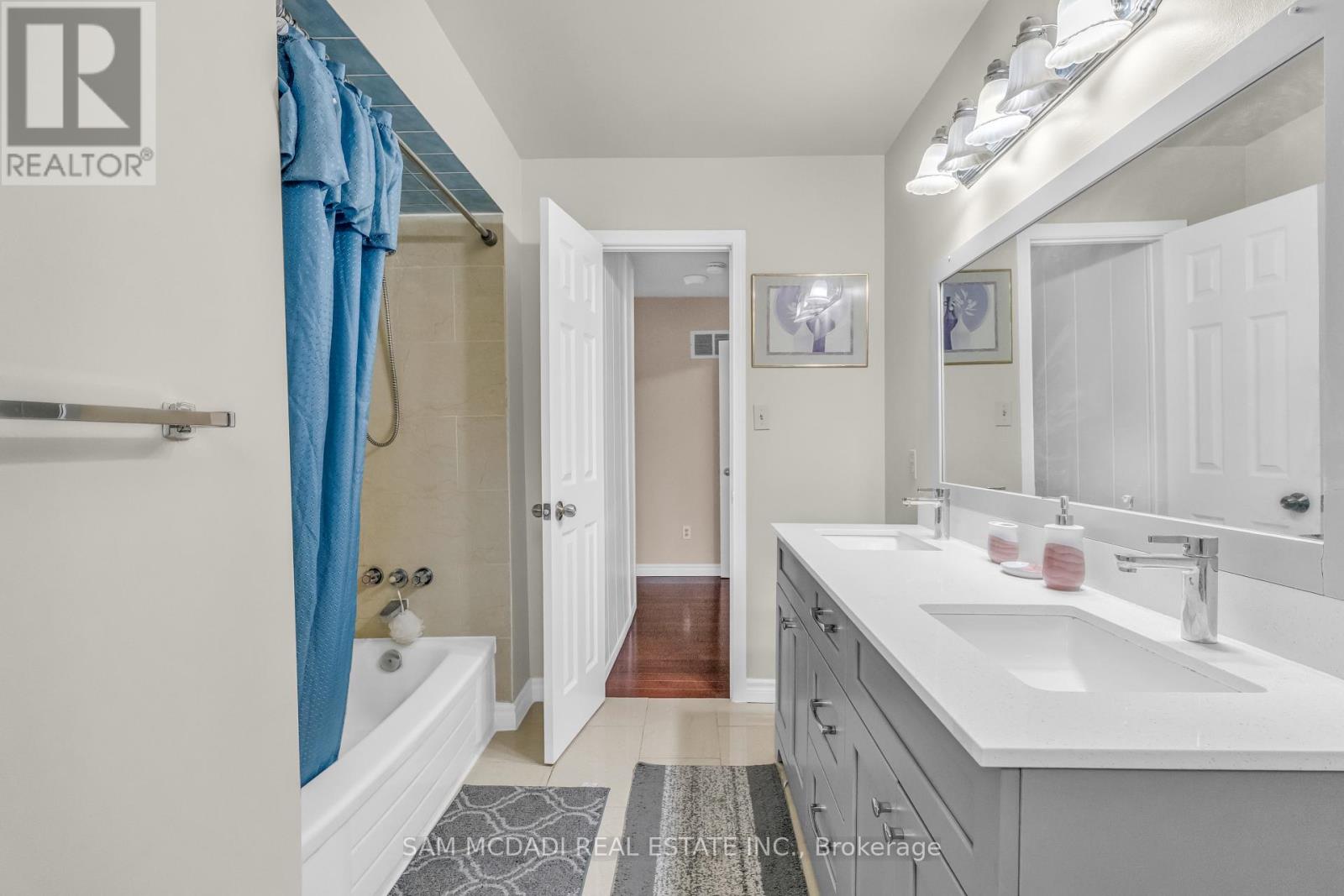 Upper Unit - 734 Woburn Woods Lane, Mississauga, Ontario  L5C 4N1 - Photo 20 - W12629180