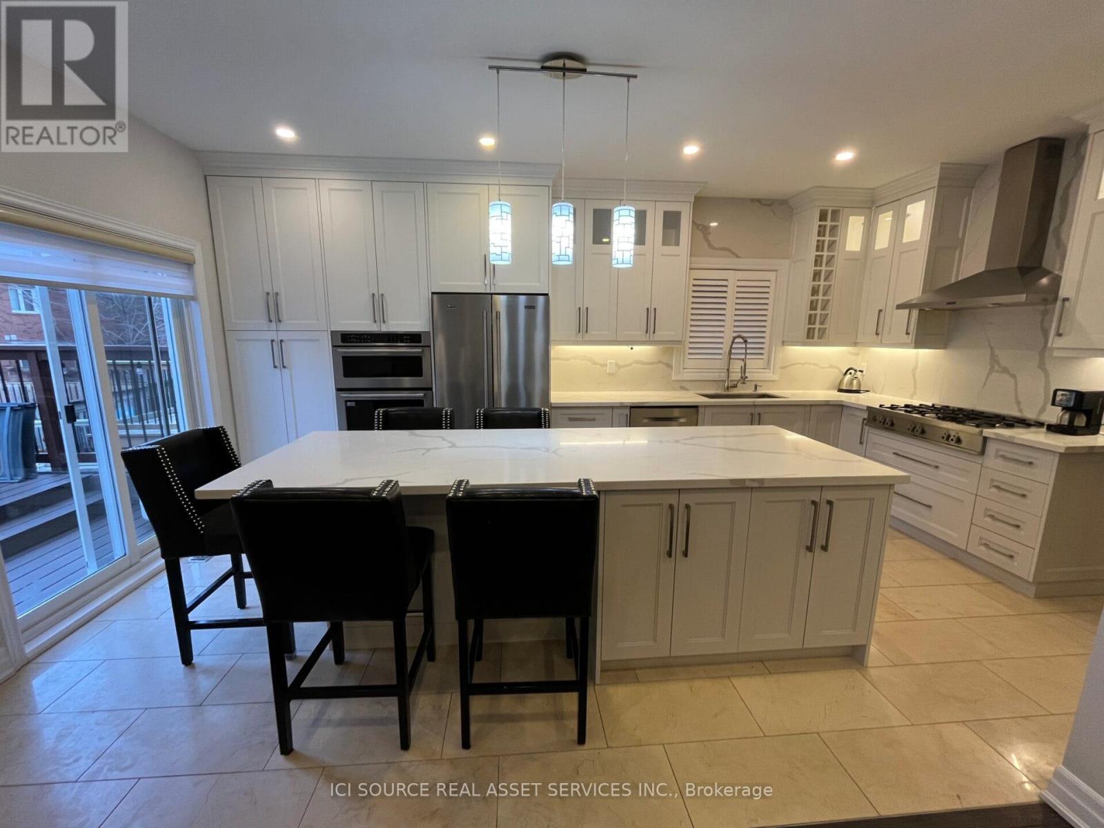 Upper - 419 Seneca Court, Newmarket (Summerhill Estates), Ontario  L3X 2C8 - Photo 10 - N12629196