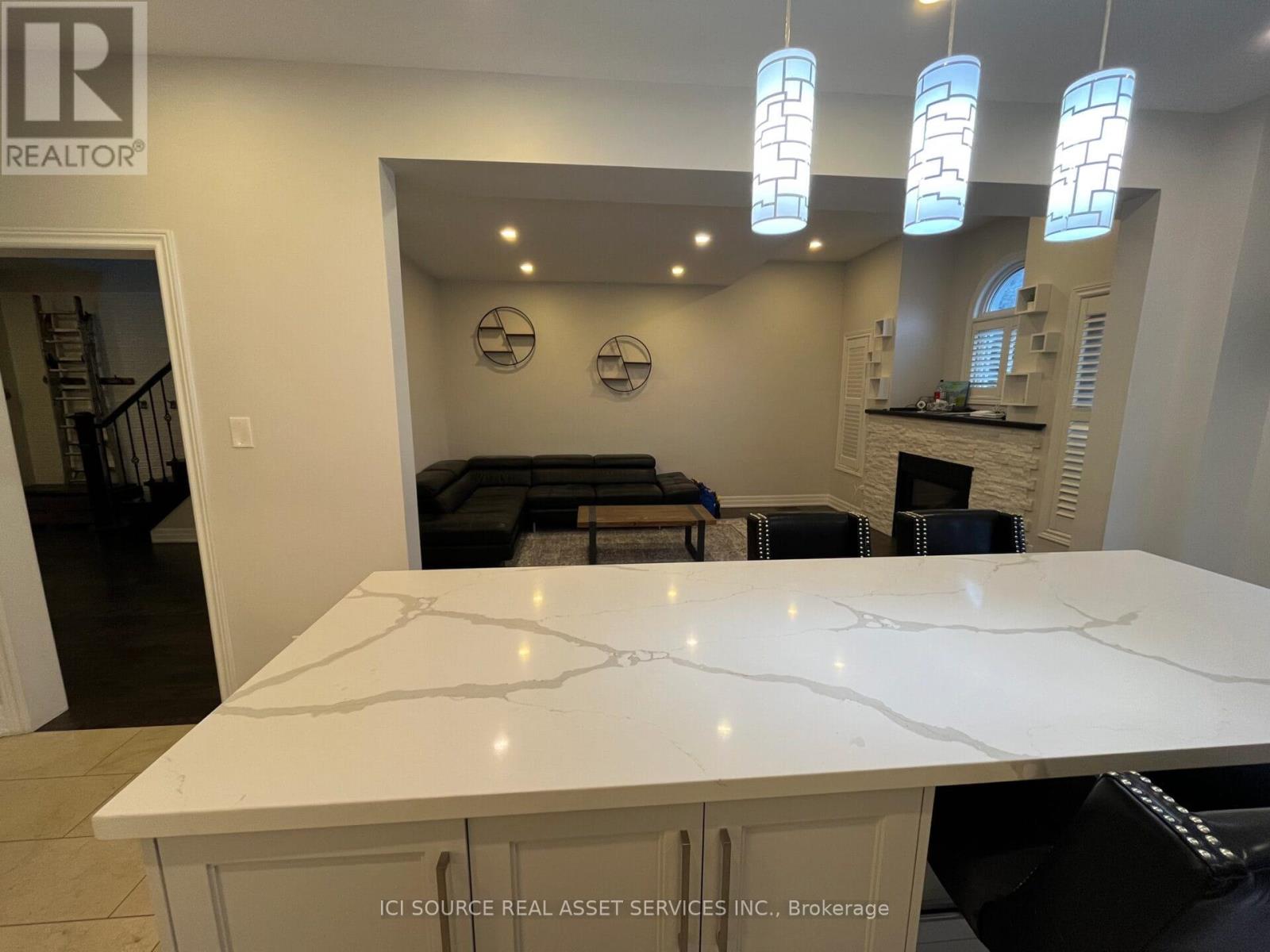 Upper - 419 Seneca Court, Newmarket (Summerhill Estates), Ontario  L3X 2C8 - Photo 14 - N12629196