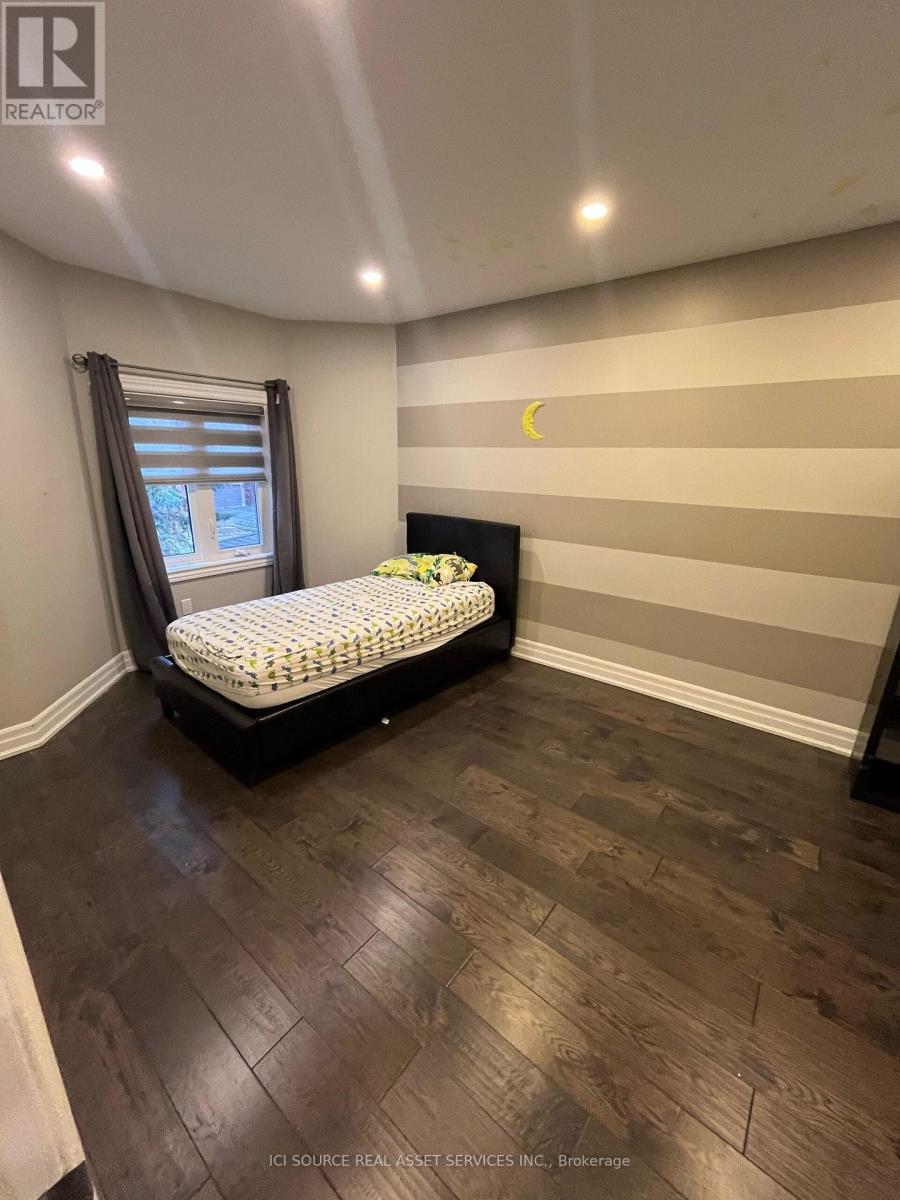 Upper - 419 Seneca Court, Newmarket (Summerhill Estates), Ontario  L3X 2C8 - Photo 33 - N12629196