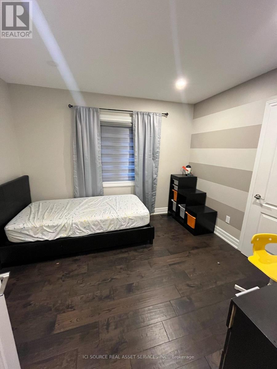 Upper - 419 Seneca Court, Newmarket (Summerhill Estates), Ontario  L3X 2C8 - Photo 37 - N12629196