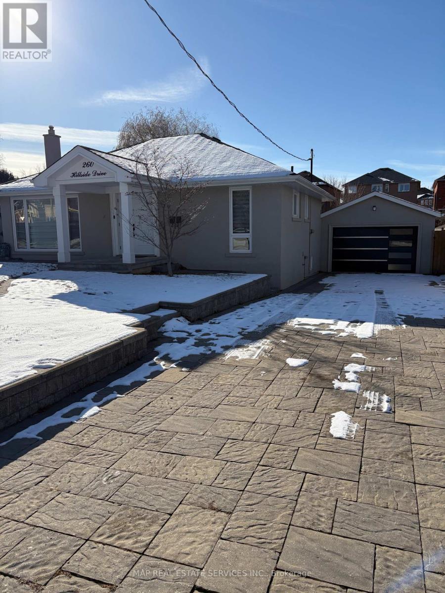 260 HILLSIDE DRIVE, Mississauga, Ontario