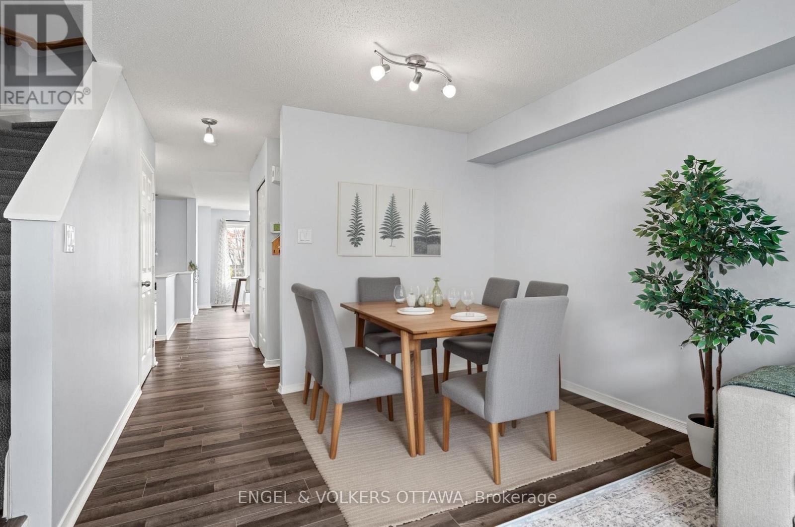 142 Wharhol Private, Ottawa, Ontario K2H 1G5 - Photo 10 - X12463500