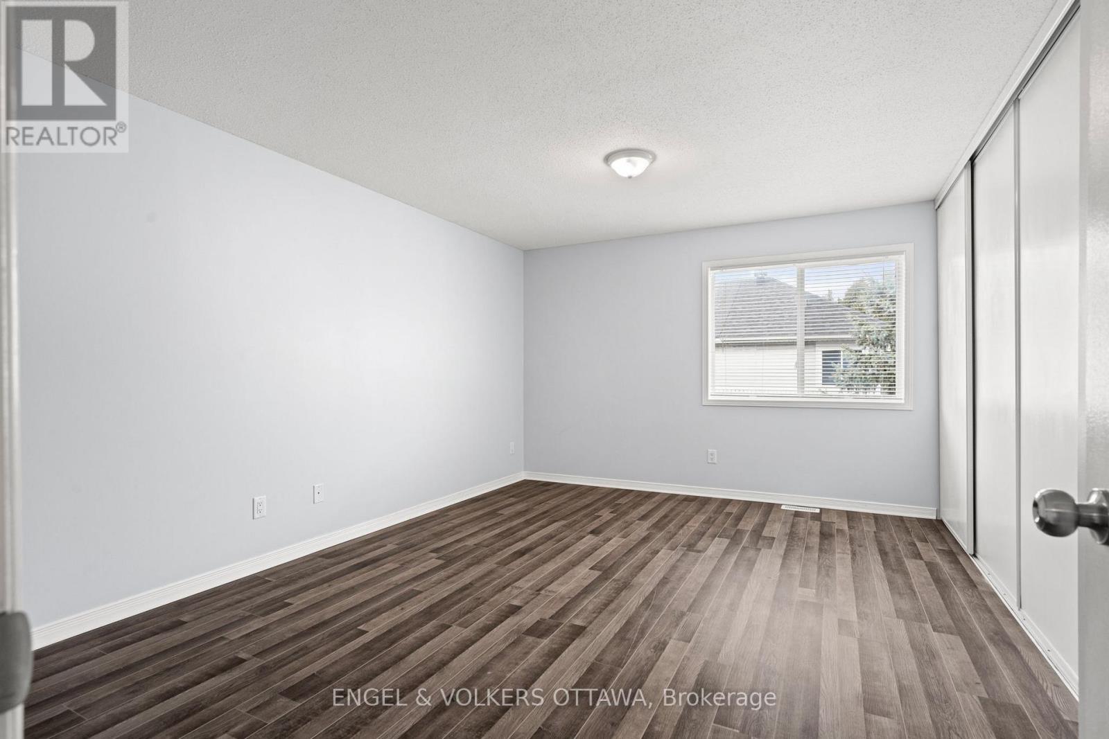 142 Wharhol Private, Ottawa, Ontario K2H 1G5 - Photo 21 - X12463500