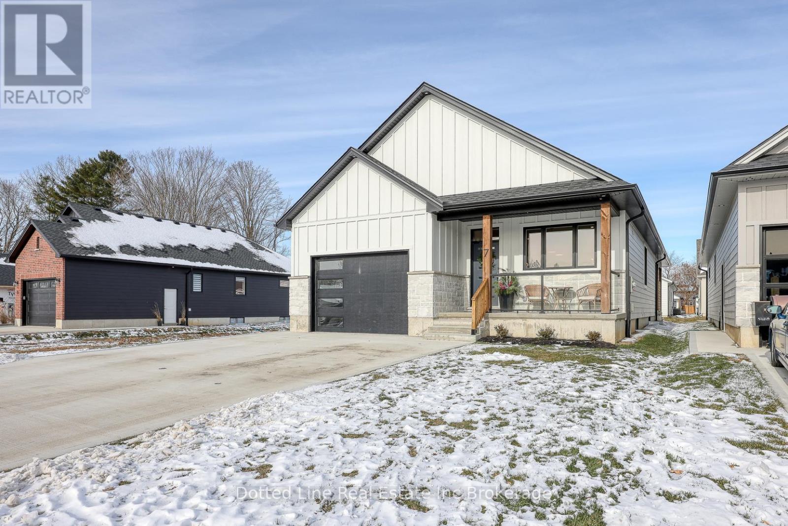 7 Charles Court, Bayham (Port Burwell), Ontario  N0J 1T0 - Photo 1 - X12629216