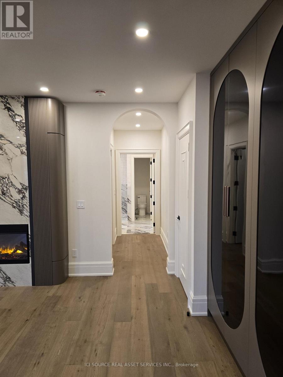 38 Ridgevale Drive, Toronto, Ontario  M6A 1K8 - Photo 18 - C12629210