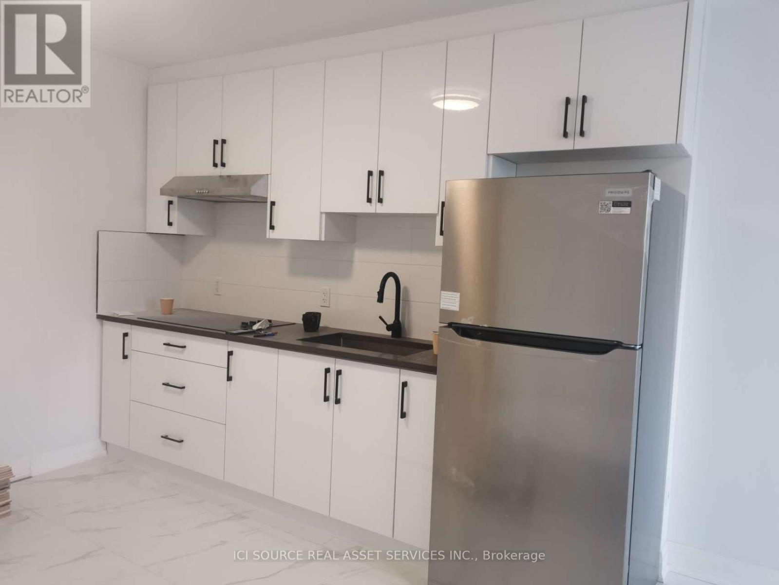 6 - 2135 Jane Street, Toronto, Ontario  M3M 1A2 - Photo 2 - W12629220