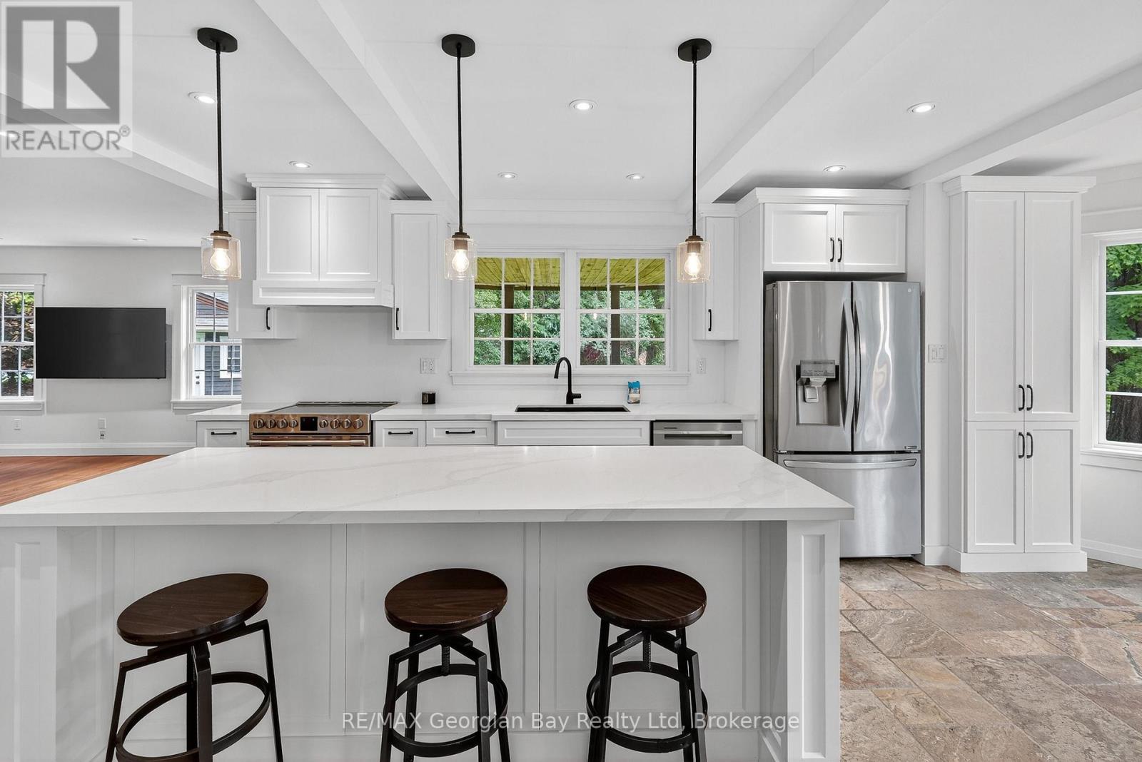 105 Duckworth Street, Barrie, Ontario L4M 3V9 - Photo 10 - S12629236