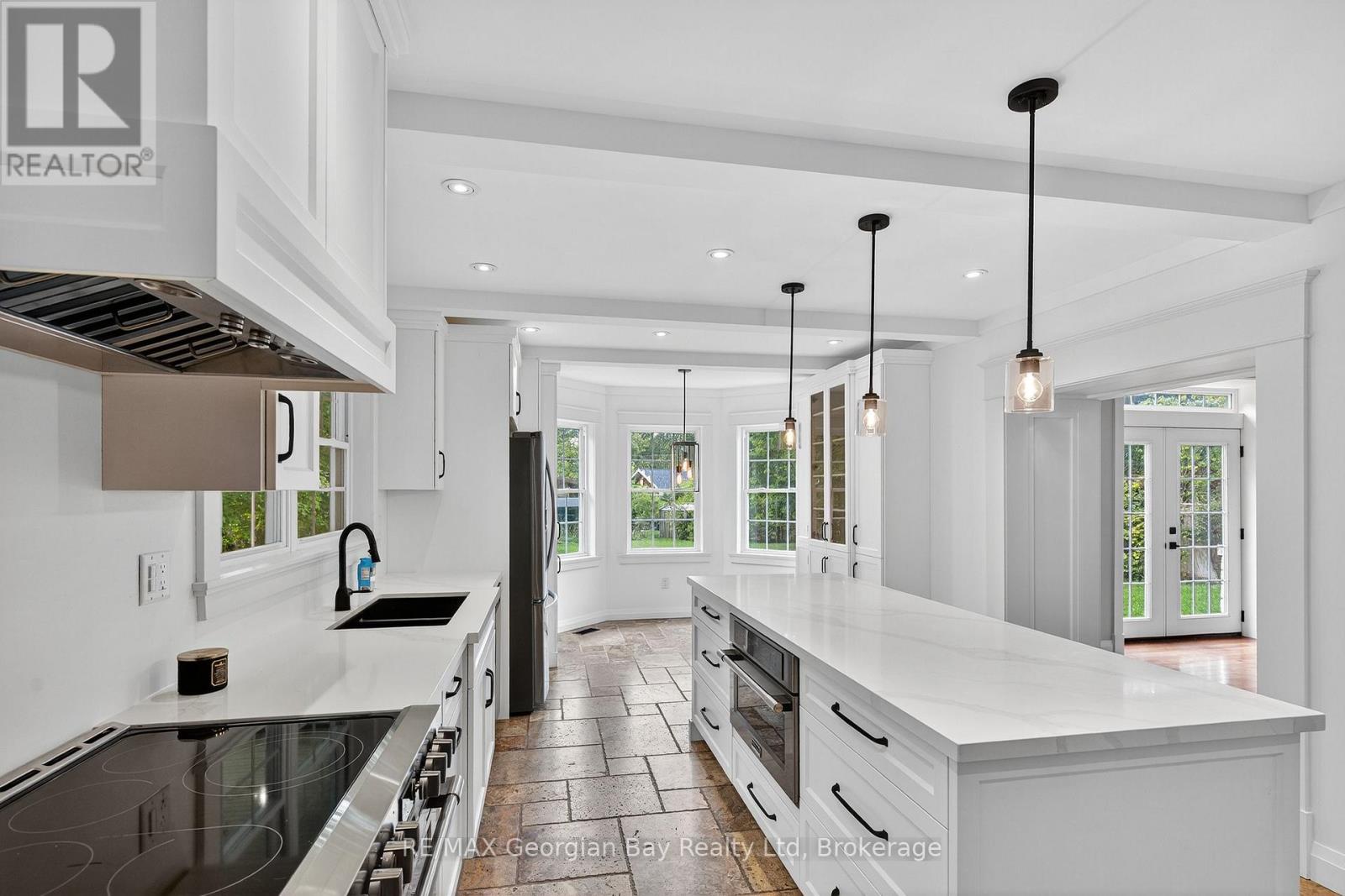 105 Duckworth Street, Barrie, Ontario L4M 3V9 - Photo 12 - S12629236