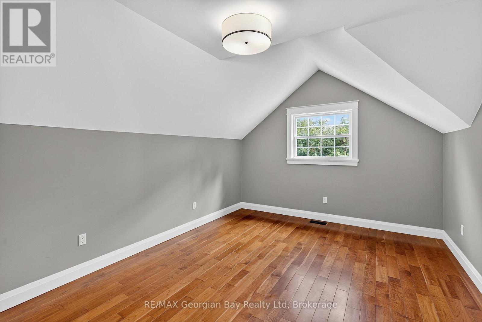 105 Duckworth Street, Barrie, Ontario L4M 3V9 - Photo 22 - S12629236