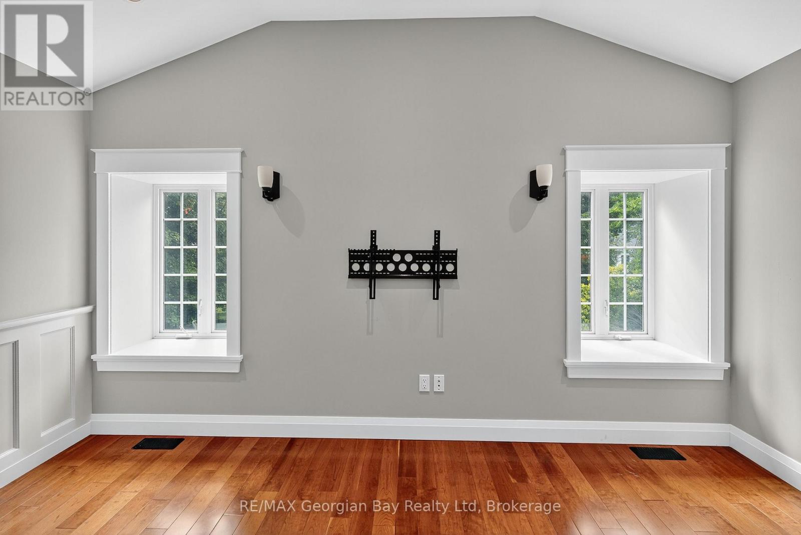 105 Duckworth Street, Barrie, Ontario L4M 3V9 - Photo 27 - S12629236