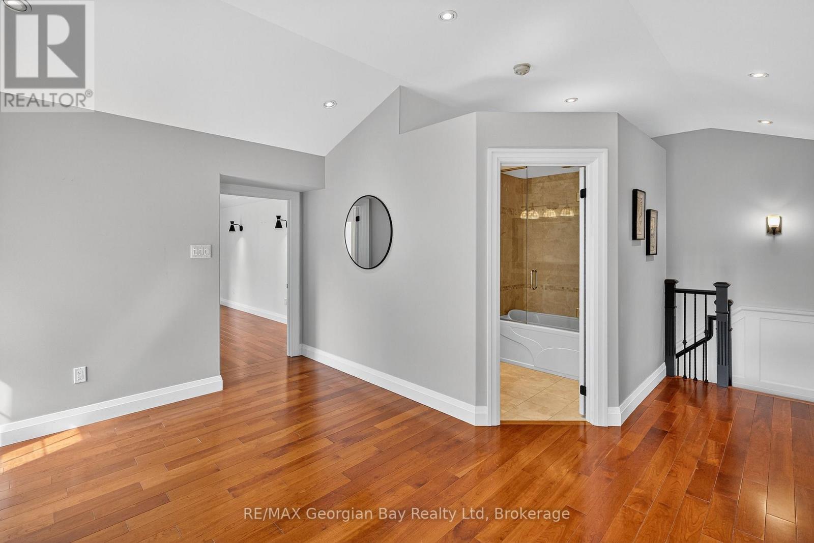 105 Duckworth Street, Barrie, Ontario L4M 3V9 - Photo 28 - S12629236