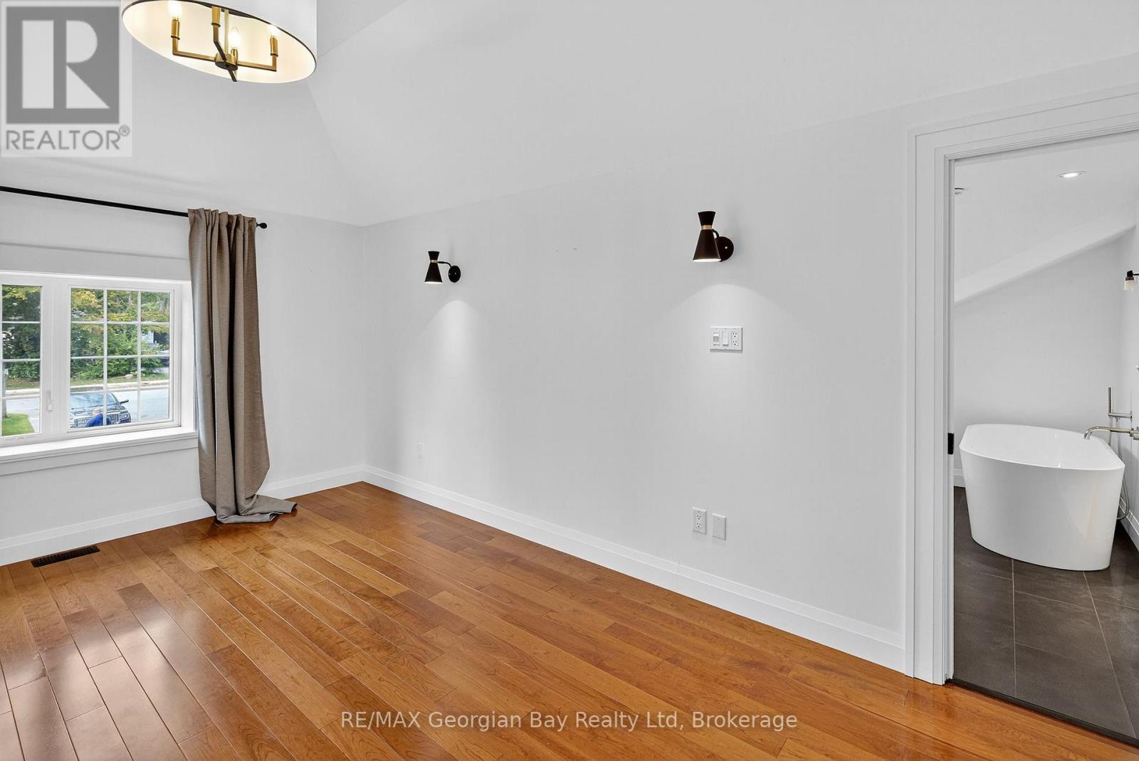 105 Duckworth Street, Barrie, Ontario L4M 3V9 - Photo 29 - S12629236