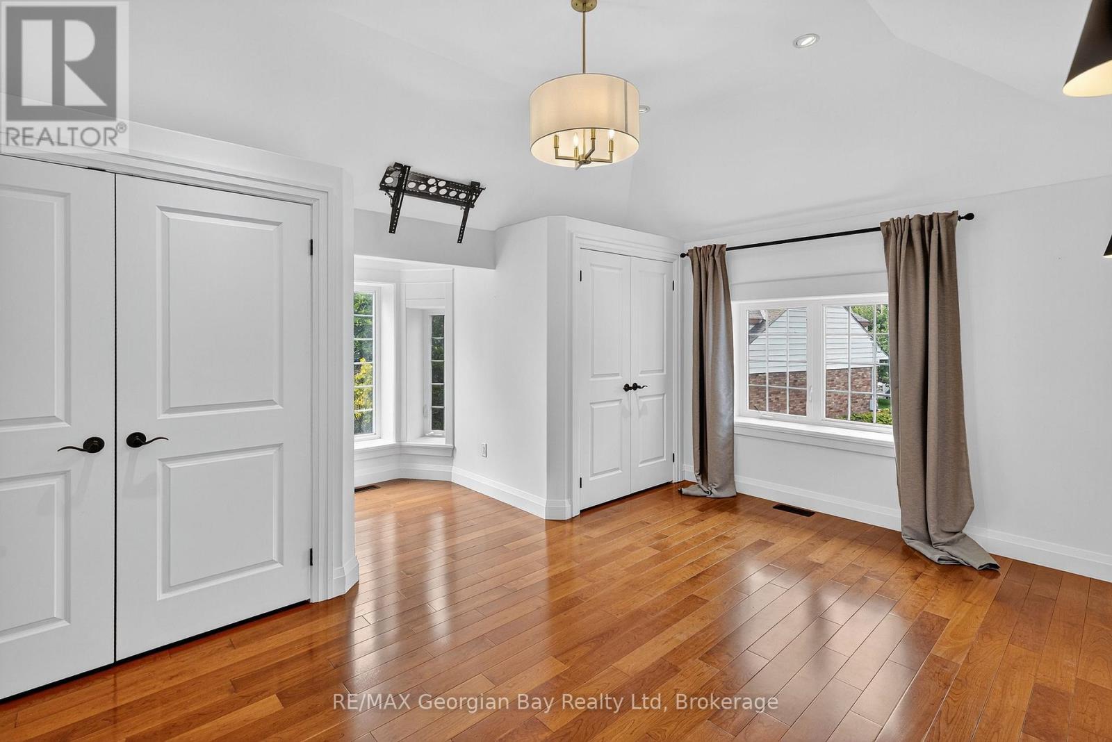 105 Duckworth Street, Barrie, Ontario L4M 3V9 - Photo 30 - S12629236