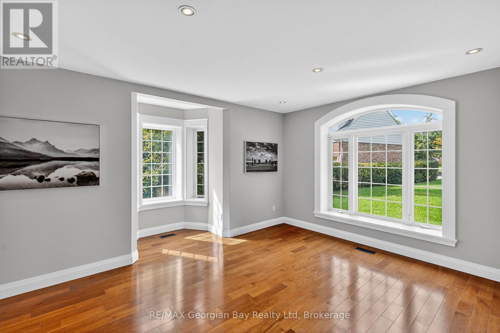 105 Duckworth Street, Barrie, Ontario L4M 3V9 - Photo 6 - S12629236