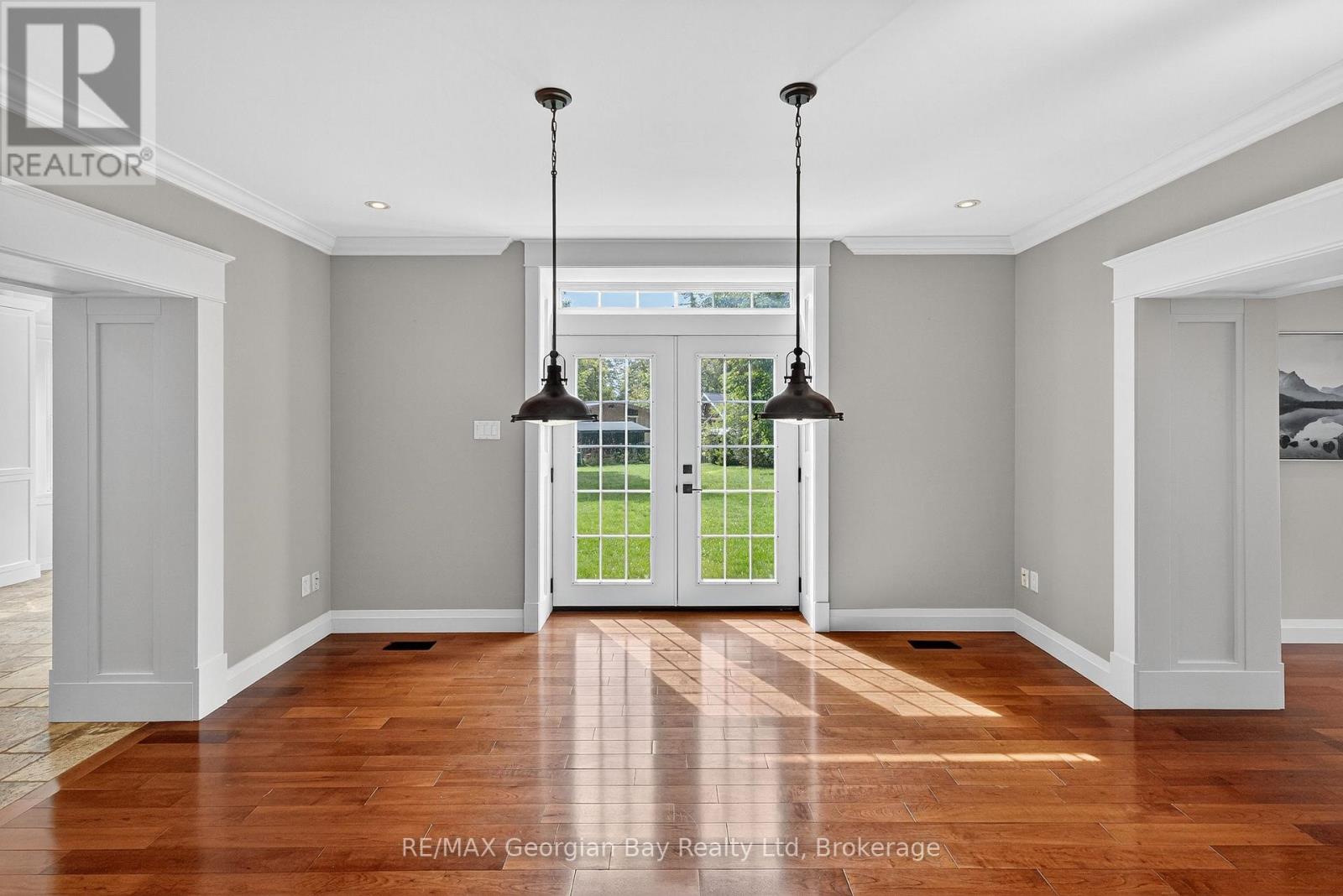 105 Duckworth Street, Barrie, Ontario L4M 3V9 - Photo 8 - S12629236