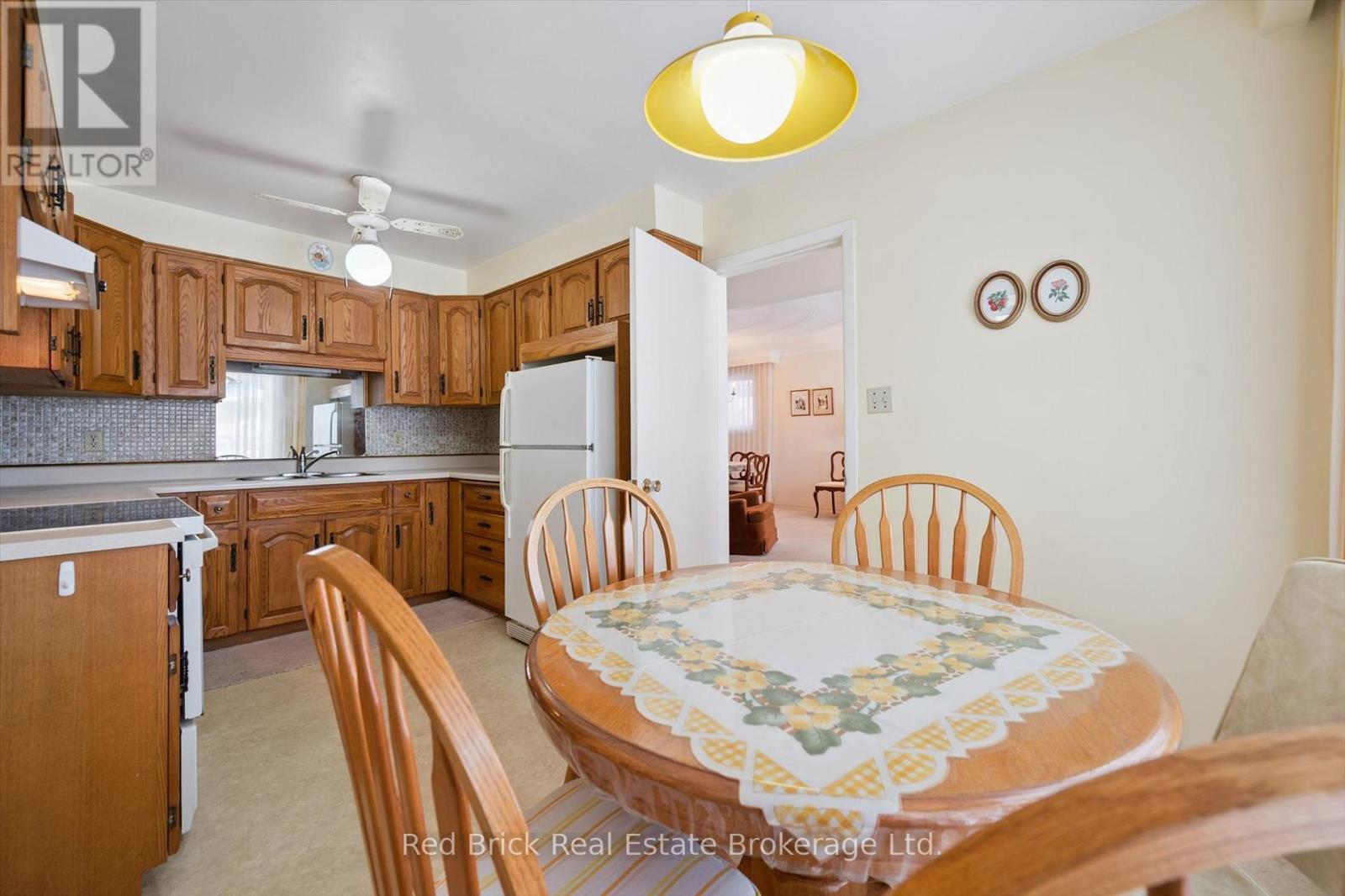 32 Algoma Drive S, Guelph, Ontario N1E 1C7 - Photo 14 - X12629230