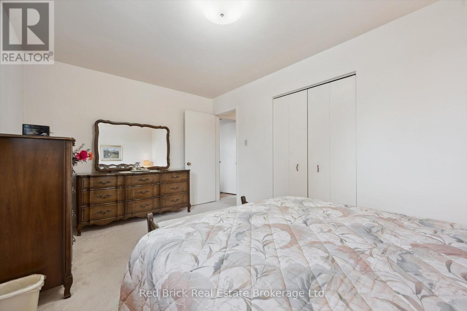 32 Algoma Drive S, Guelph, Ontario N1E 1C7 - Photo 21 - X12629230