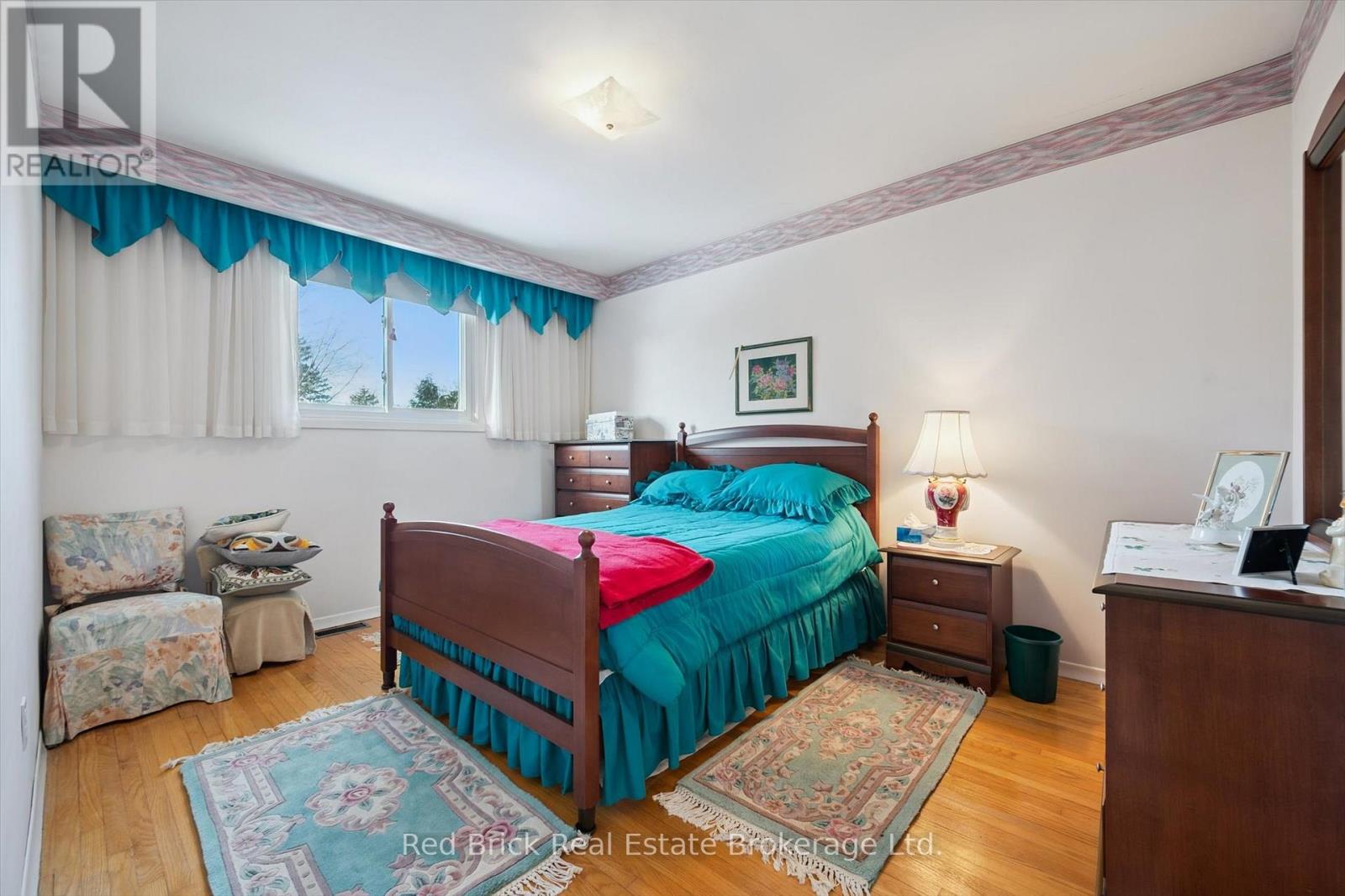 32 Algoma Drive S, Guelph, Ontario N1E 1C7 - Photo 22 - X12629230