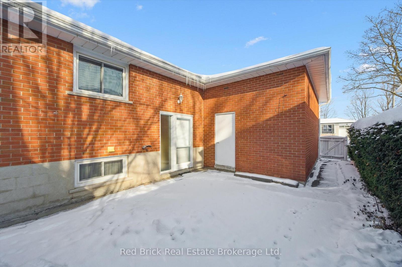 32 Algoma Drive S, Guelph, Ontario N1E 1C7 - Photo 40 - X12629230