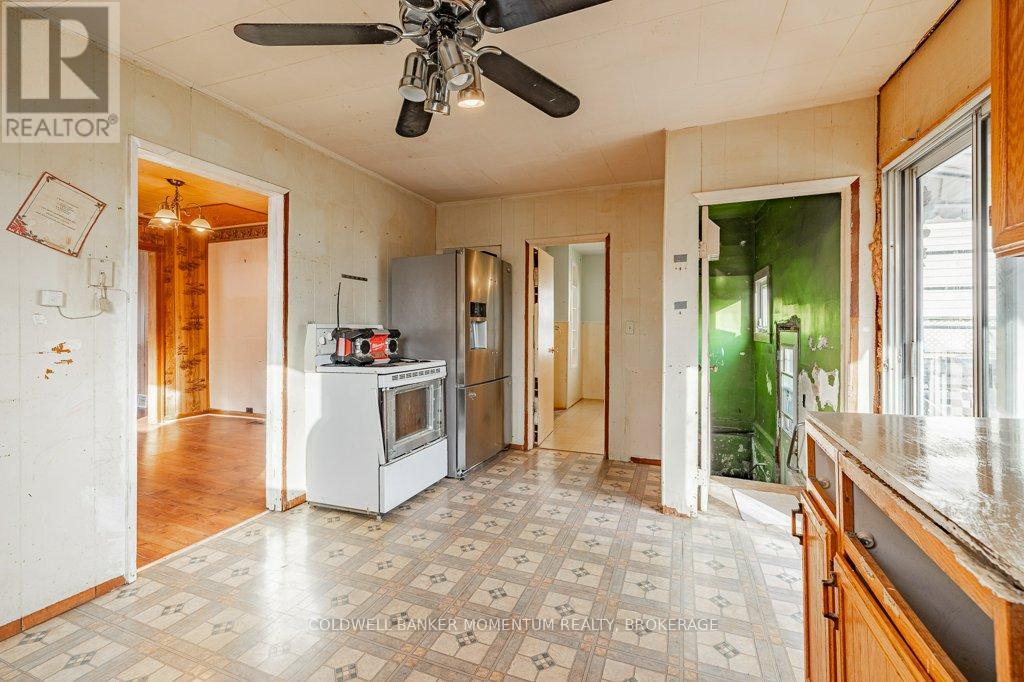 60 Page Street, St. Catharines, Ontario  L2R 4A7 - Photo 18 - X12629222