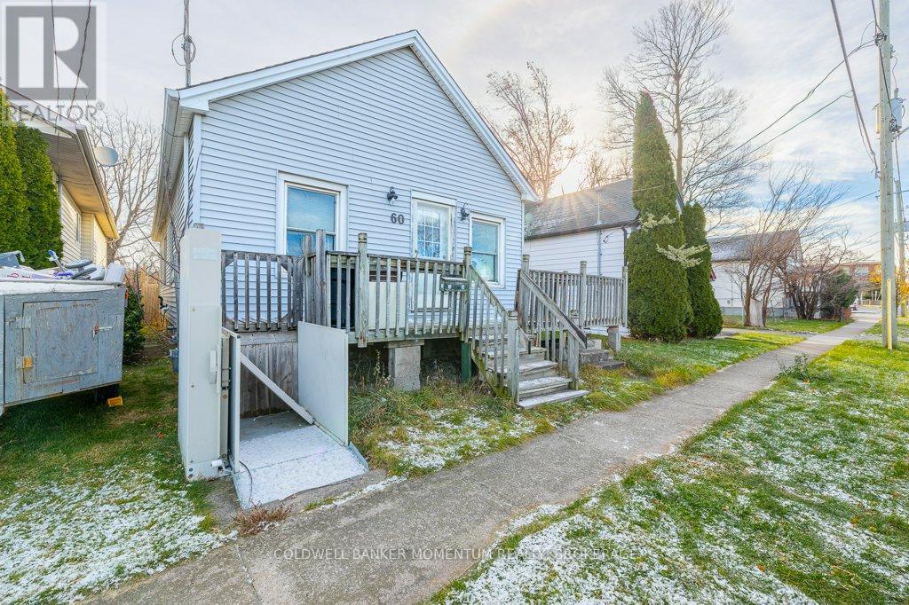 60 Page Street, St. Catharines, Ontario  L2R 4A7 - Photo 2 - X12629222