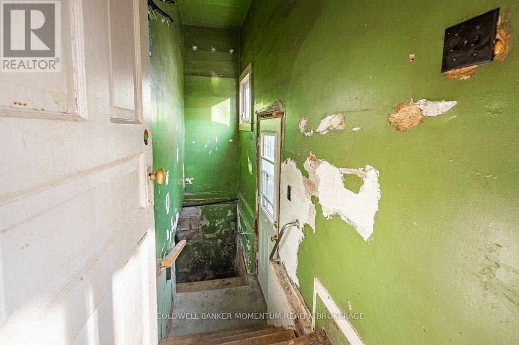 60 Page Street, St. Catharines, Ontario  L2R 4A7 - Photo 30 - X12629222