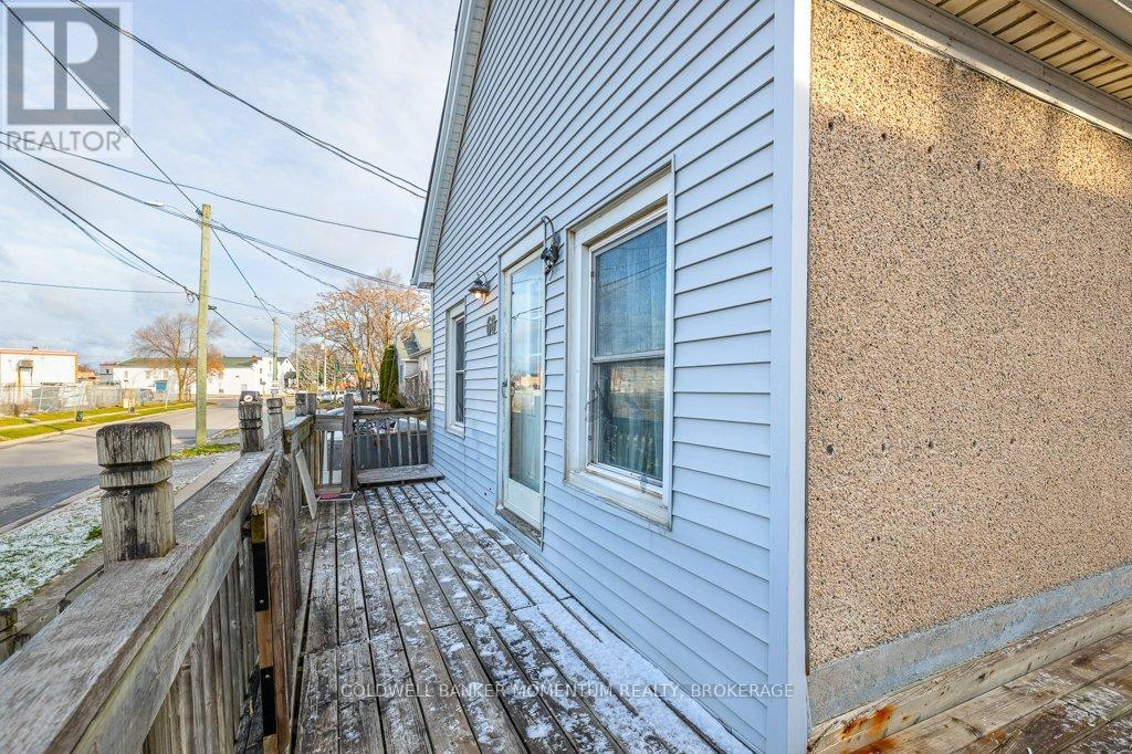 60 Page Street, St. Catharines, Ontario  L2R 4A7 - Photo 6 - X12629222