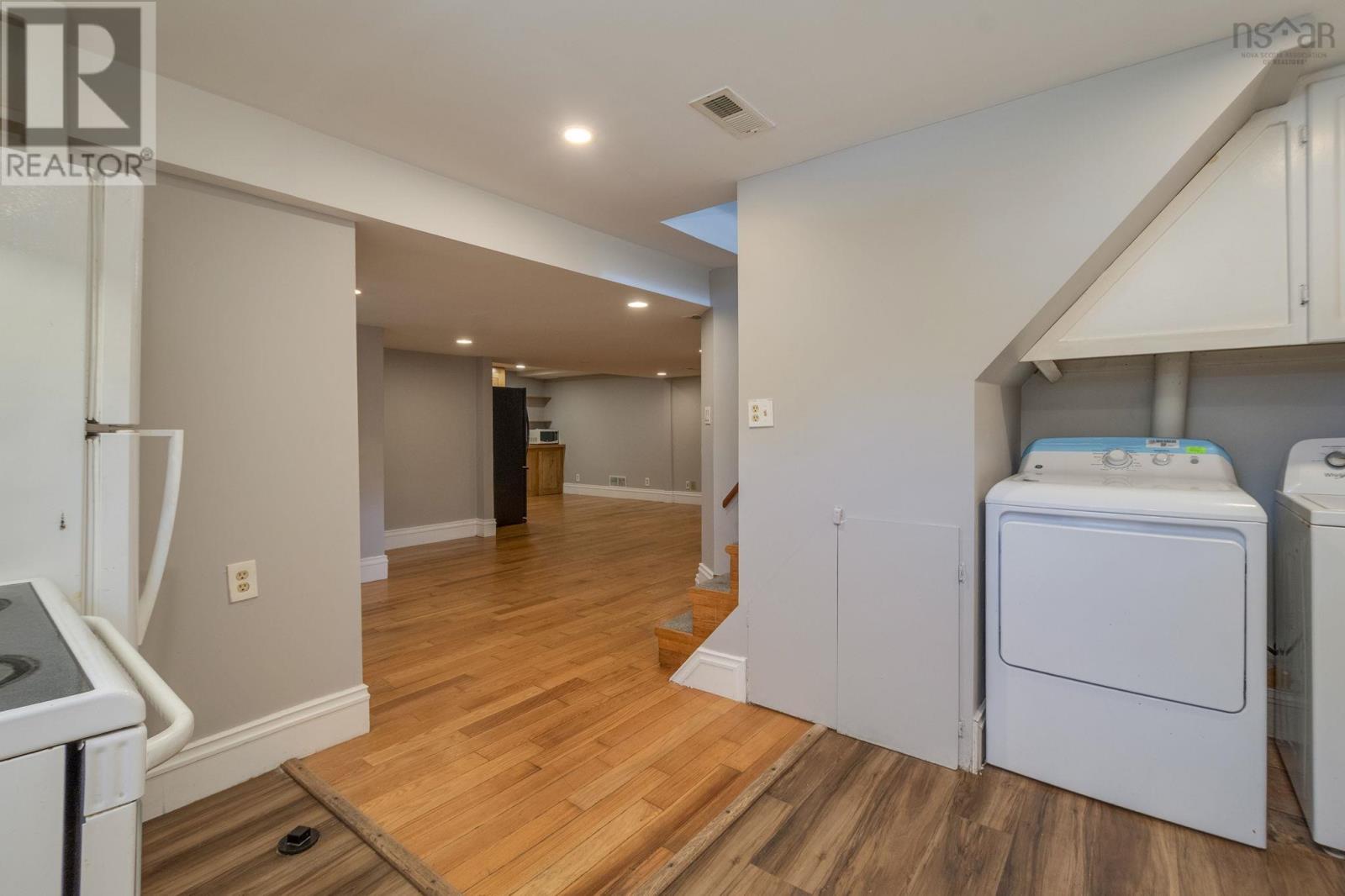 1 Grandview Drive, Dartmouth, Nova Scotia  B2W 1X4 - Photo 32 - 202523786