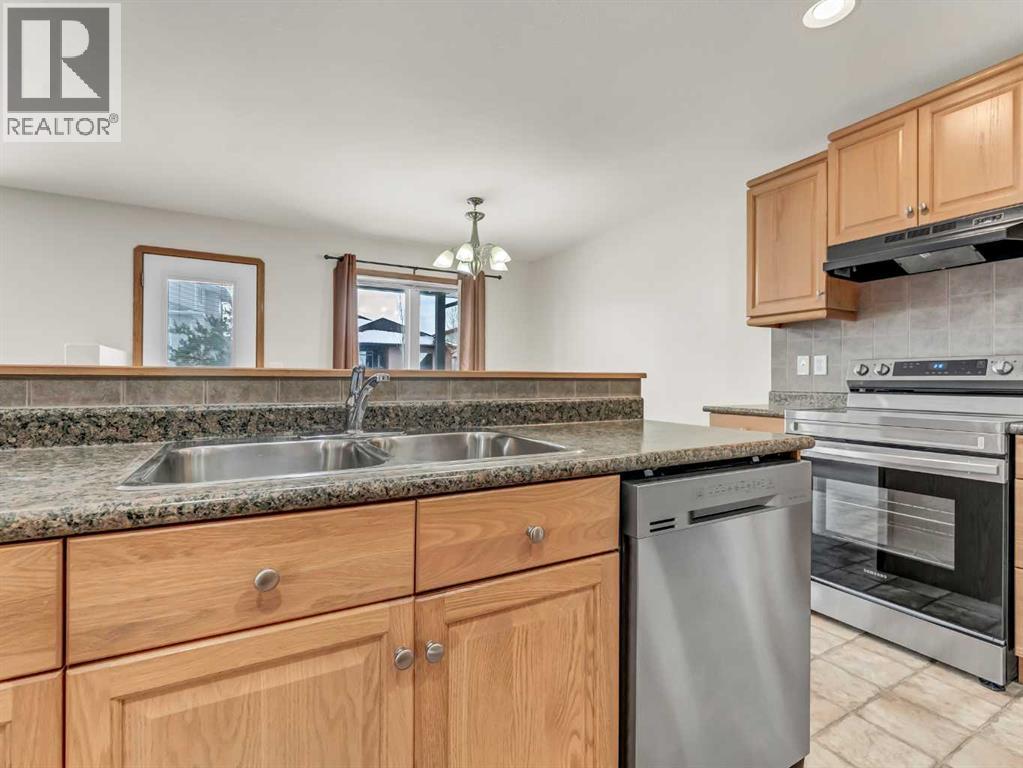 18 Vista Close Se, Medicine Hat, Alberta T1B 0A9 - Photo 12 - A2273526