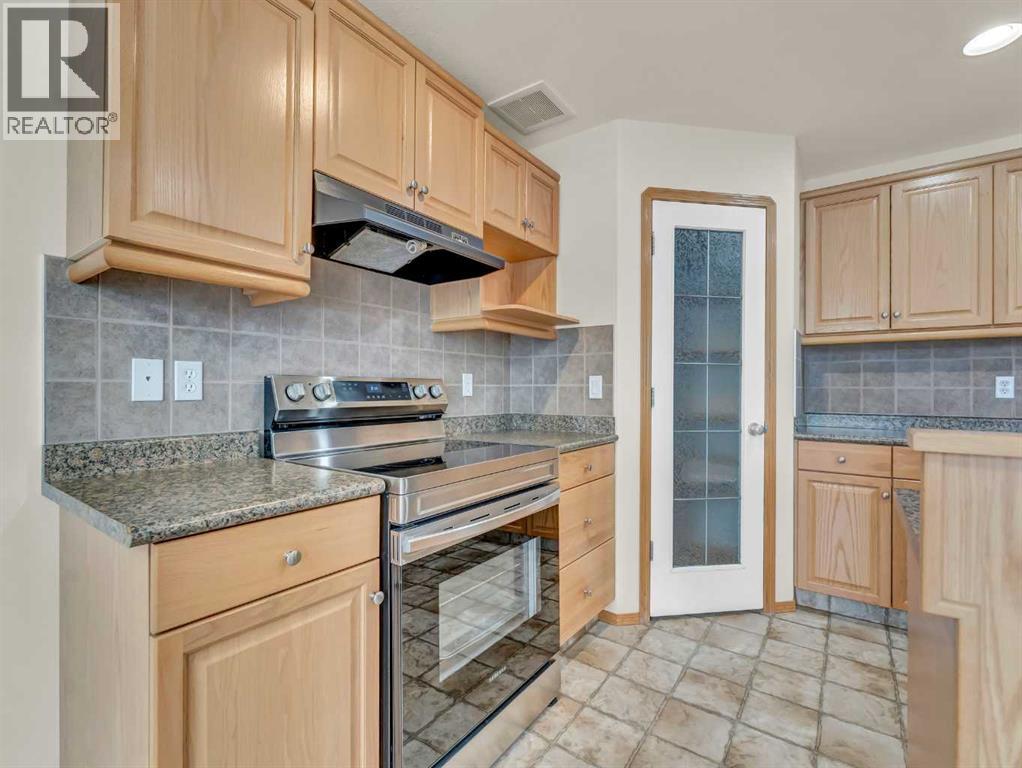 18 Vista Close Se, Medicine Hat, Alberta T1B 0A9 - Photo 10 - A2273526