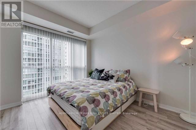 1332 - 165 Legion Road, Toronto, Ontario  M8Y 0R3 - Photo 5 - W12629224