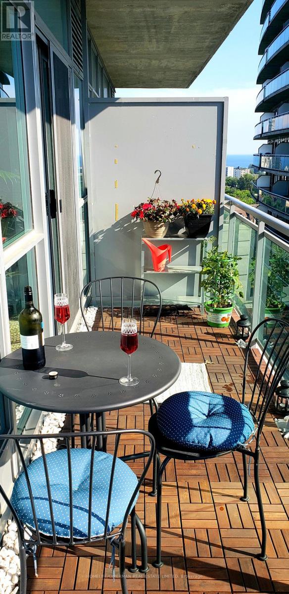 1332 - 165 Legion Road, Toronto, Ontario  M8Y 0R3 - Photo 8 - W12629224