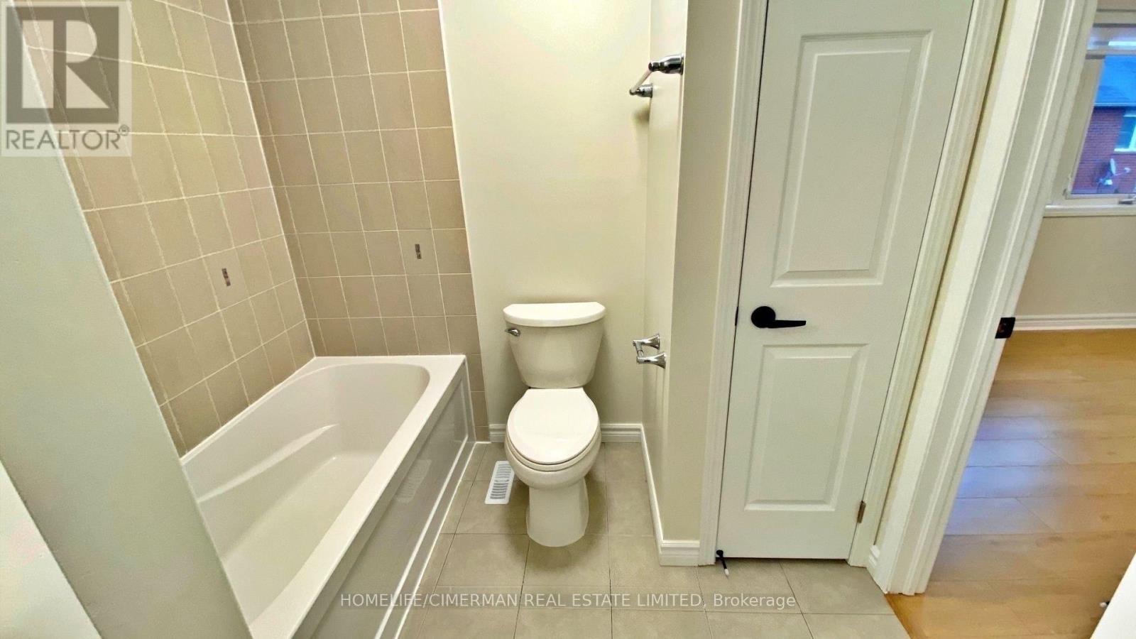 439 Cavanagh Lane, Milton, Ontario  L9T 8G6 - Photo 11 - W12629238