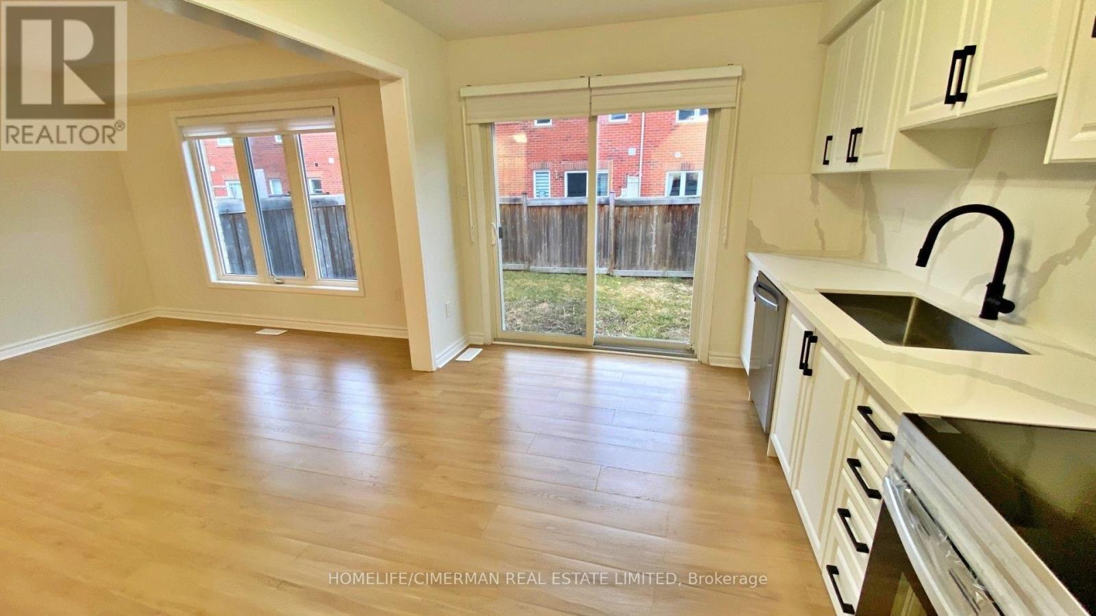 439 Cavanagh Lane, Milton, Ontario  L9T 8G6 - Photo 12 - W12629238