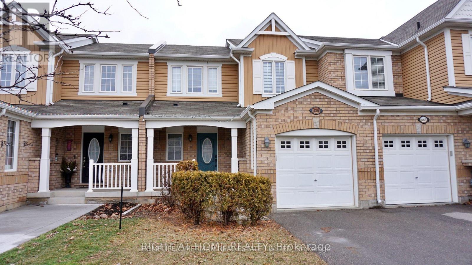 439 Cavanagh Lane, Milton, Ontario  L9T 8G6 - Photo 2 - W12629238