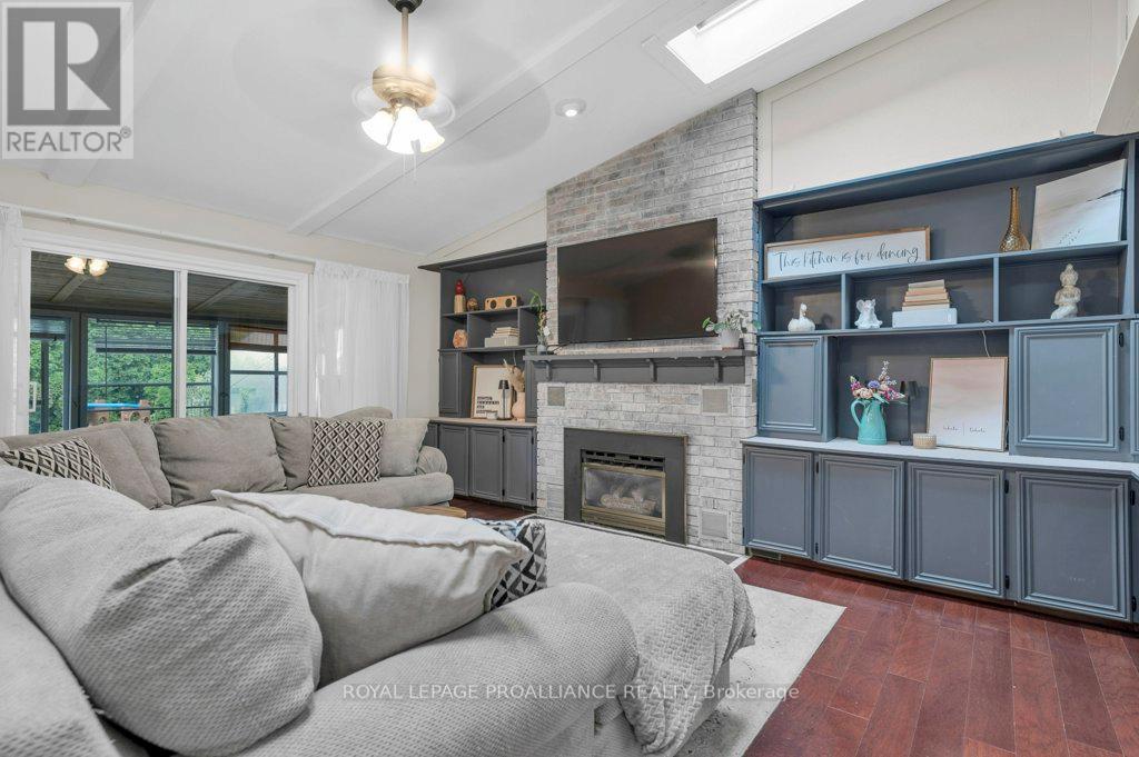 306 Bleecker Avenue, Belleville (Thurlow Ward), Ontario  K8N 3V4 - Photo 15 - X12629272