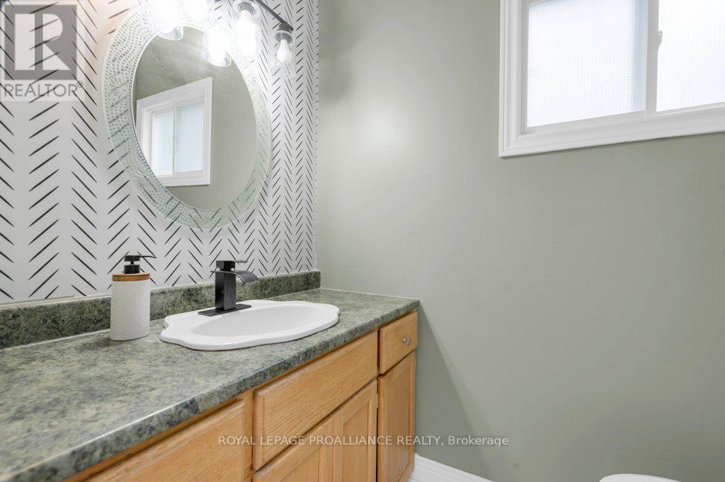 306 Bleecker Avenue, Belleville (Thurlow Ward), Ontario  K8N 3V4 - Photo 19 - X12629272