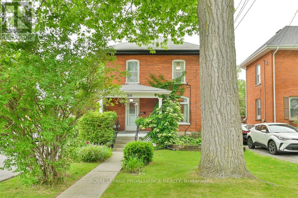 306 Bleecker Avenue, Belleville (Thurlow Ward), Ontario  K8N 3V4 - Photo 2 - X12629272