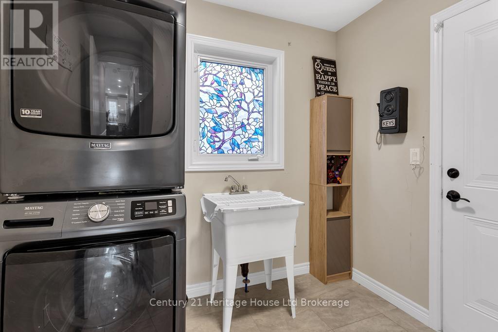 717 Normandy Drive, Woodstock (Woodstock - North), Ontario  N4T 0C5 - Photo 13 - X12440631