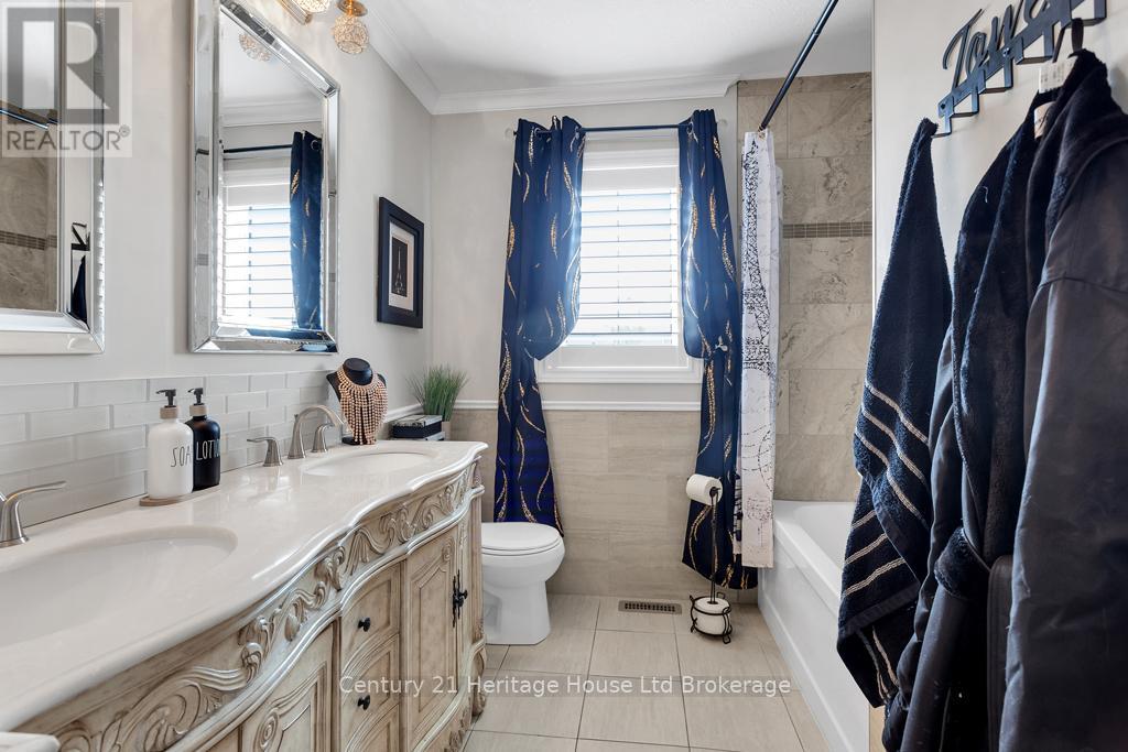 717 Normandy Drive, Woodstock (Woodstock - North), Ontario  N4T 0C5 - Photo 24 - X12440631