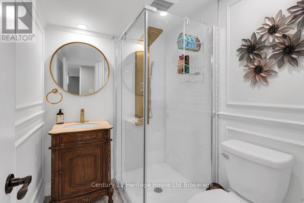 717 Normandy Drive, Woodstock (Woodstock - North), Ontario  N4T 0C5 - Photo 30 - X12440631